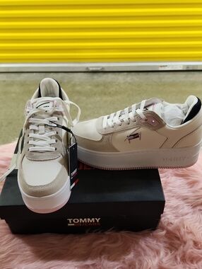 Tommy Hilfiger Cream and Light Pink Low-Top Sneakers